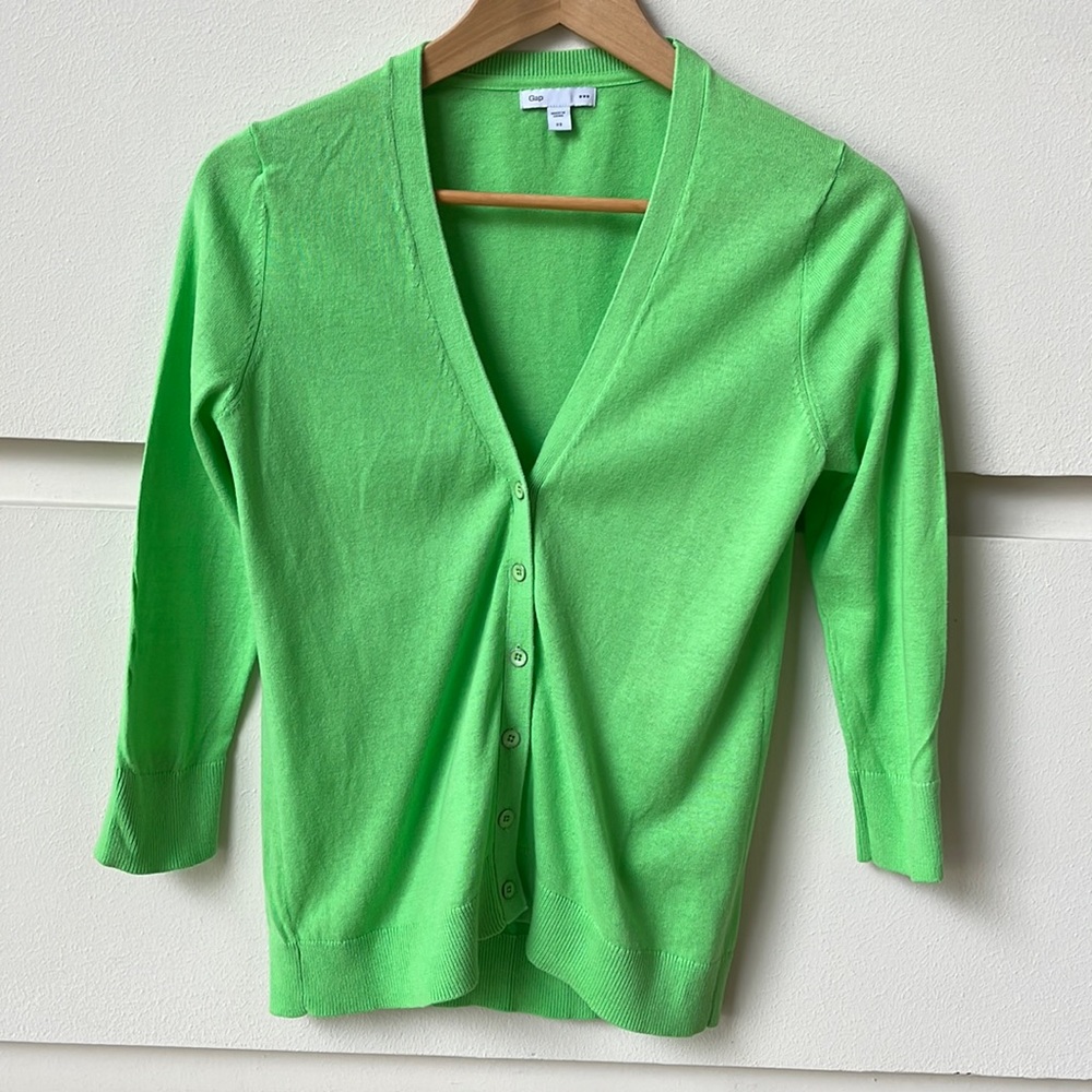 Lightweight quarter sleeve Gap button down cardigan in minty green siz…